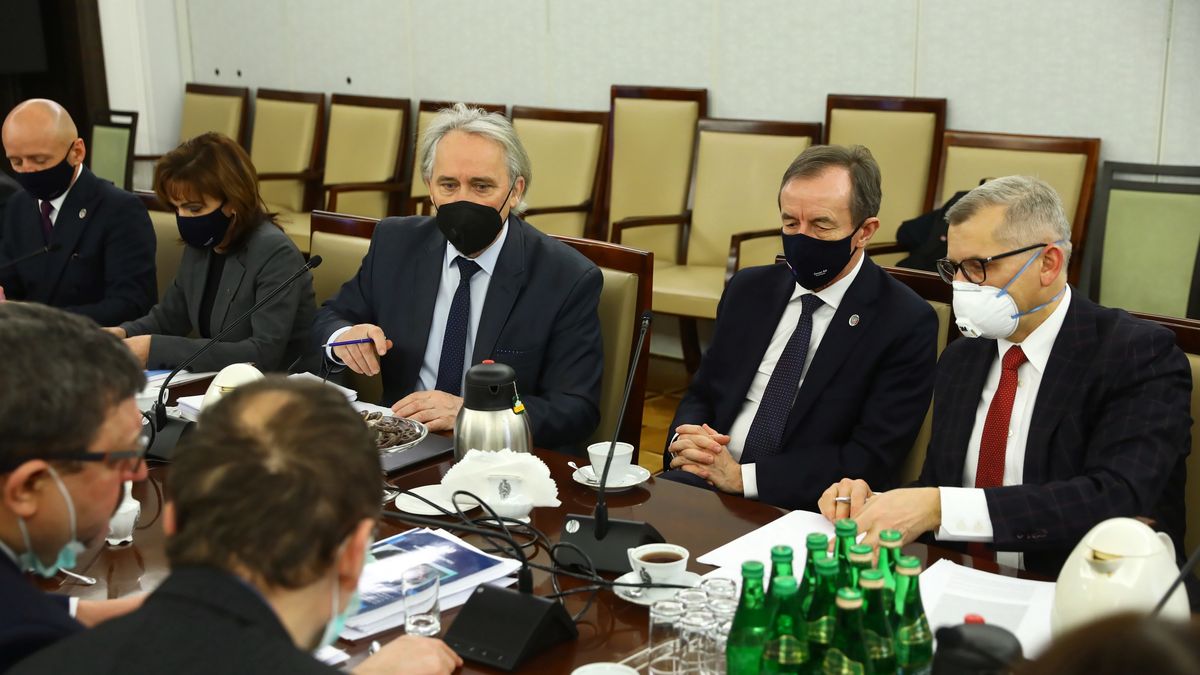 Senatorowie podczas wtorkowych obrad