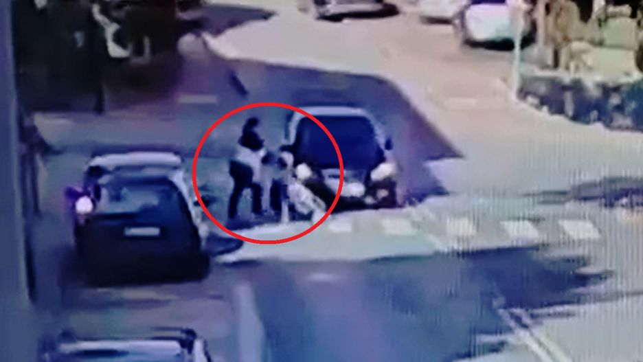 O krok od tragedii. Matka z dzieckiem potrącona na pasach