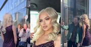 Caroline Derpienski "ZAATAKOWANA" przez polskich fanów w stolicy. "Ja jestem otwarta na fotki!" (ZDJĘCIA)