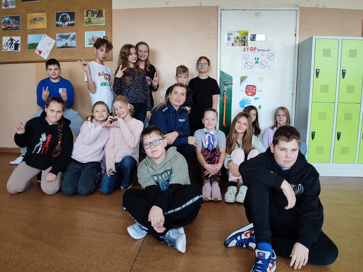 Policjantka z KMP w Legnicy o hejcie i mowie nienawiści w Szkole Podstawowej nr 7