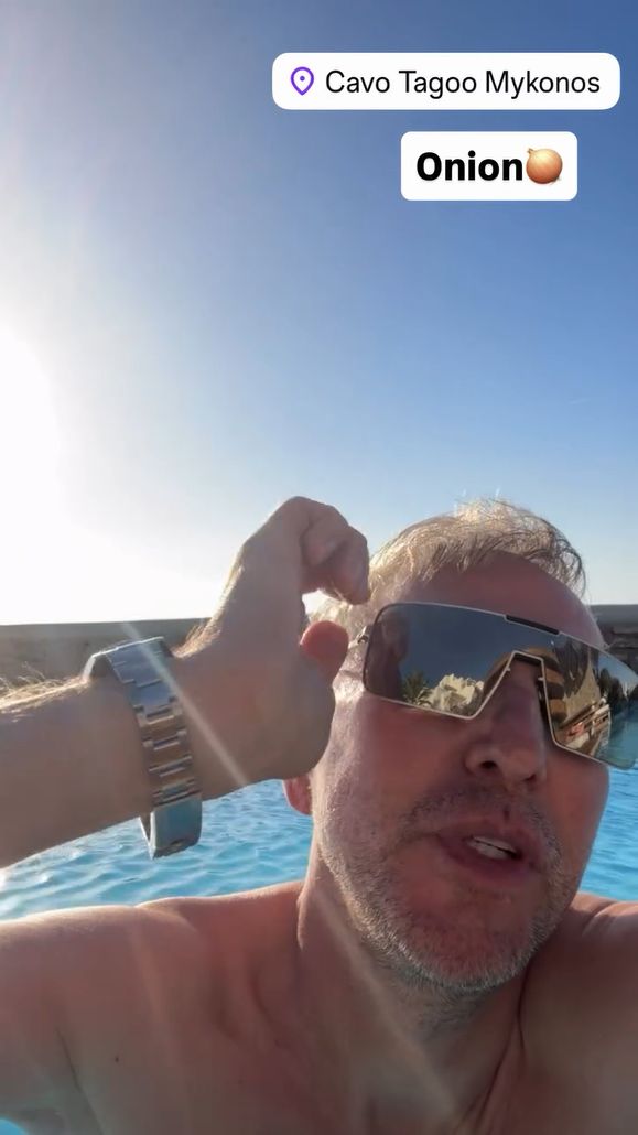 Krzysztof Gojdź przemówił z basenu na Mykonos
