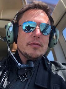 Jak osiągnąć sukces? Napisać 154 tweety do Elona Muska