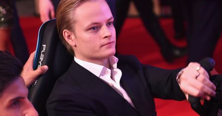 Syn księżnej Mette-Marit wylądował w ARESZCIE DOMOWYM! Zamiast celi ma... BASEN i grilla