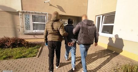 Warszawa: 40-latek podpalił poddasze zabytkowej kamienicy. Ewakuowano 20 osób