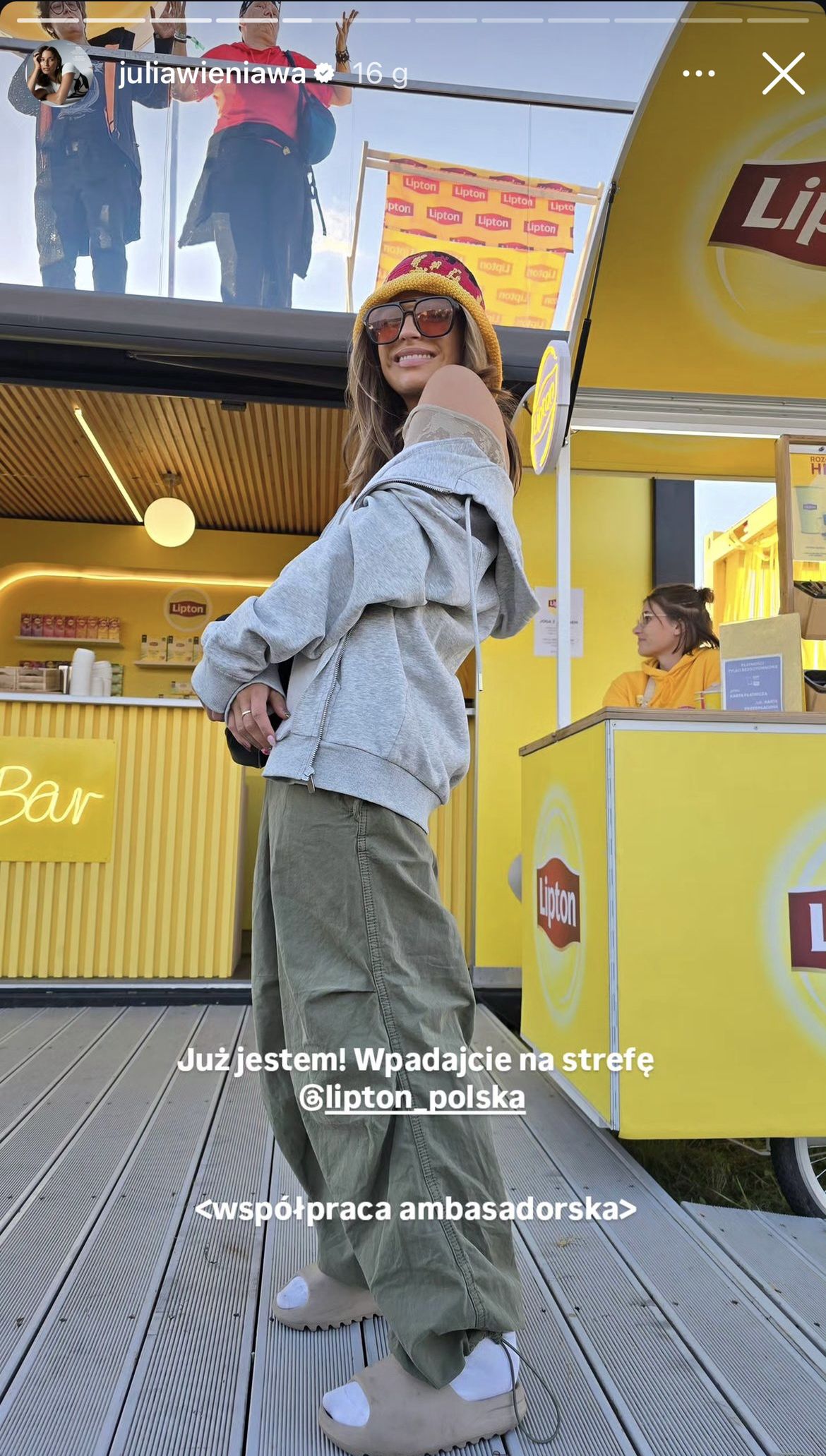 Julia Wieniawa w modnej stylizacji