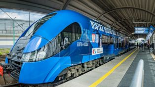 Pociąg w barwach Lecha Poznań wyjedzie na tory. Wyjątkowy projekt Kolei Wielkopolskich i Kolejorza
