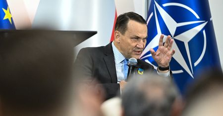 "Putin miał paść". Wystąpienie Sikorskiego z zaskakującą pomyłką