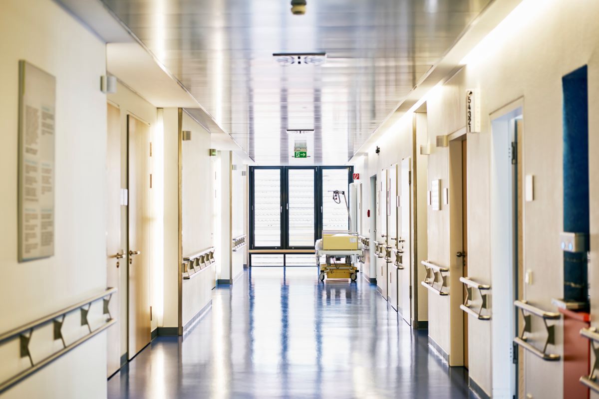 Młoda kobieta zmarła w szpitalu. Świadek twierdzi, że doszło do nieprawidłowości 