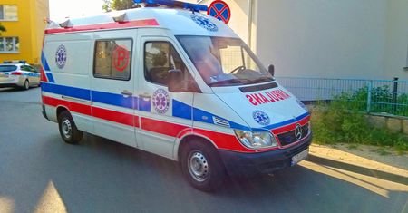 Dwie godziny przed szpitalem. Pacjentka nie dostała pomocy. Zmarła