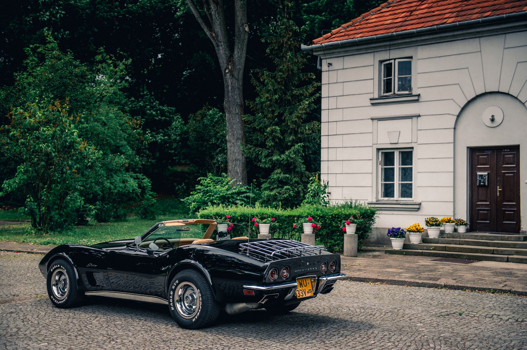 "Ogon Kamma", czyli aerodynamiczny tył przypomina samochody Ferrari z tej epoki.