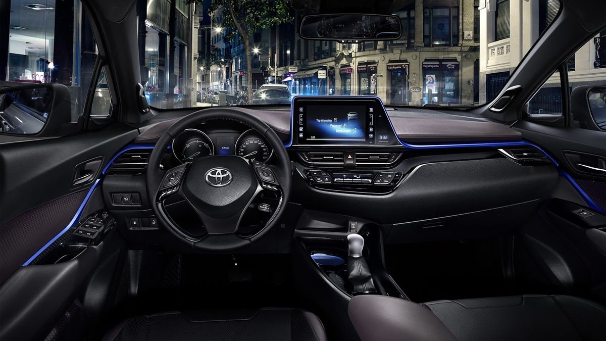Toyota C-HR - wnętrze