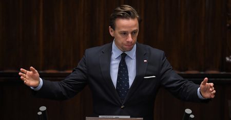 Krzysztof Bosak kolejnym celem krytyki Mazurek. Europosłanka pisze o "żenującej logice"