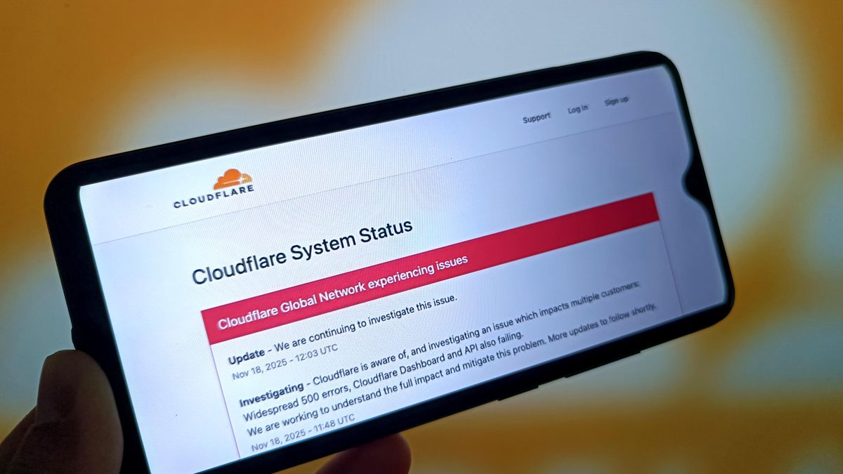 SUQIAN, CHINA - NOVEMBER 19, 2025 - An illustration photo shows Cloudflare system status page in a smartphone in Suqian, Jiangsu Province, China on November 19, 2025. (Photo credit should read CFOTO/Future Publishing via Getty Images)