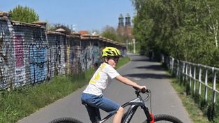 Rower elektryczny dla dziecka w Poznaniu – jak wybrać i czy warto kupić?