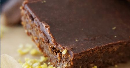 Fit ciasto czekoladowe z czterech składników. Gotowe w 15 minut