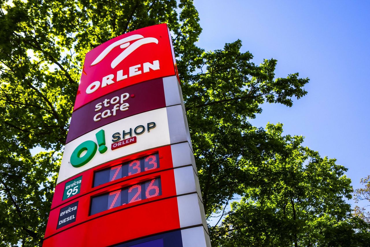 To był sprytny ruch Orlenu. Mimo drożyzny "ruch na stacjach paliw nie zmalał"