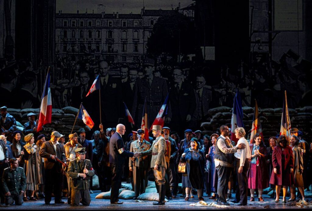 Szymon Mechliński jako Don Pizarro (z lewej). Opéra National de Bordeaux © Eric Bouloumié
