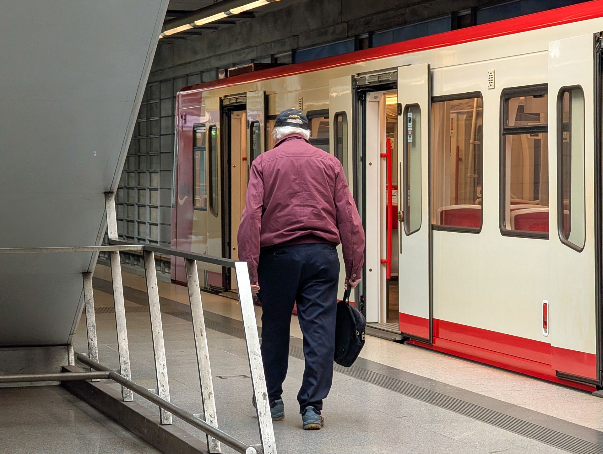 wiadomości,aktualności,WP Wiadomości Emeryt z Włoch zagrał w filmie. Ma zwrócić 21 tys. euro