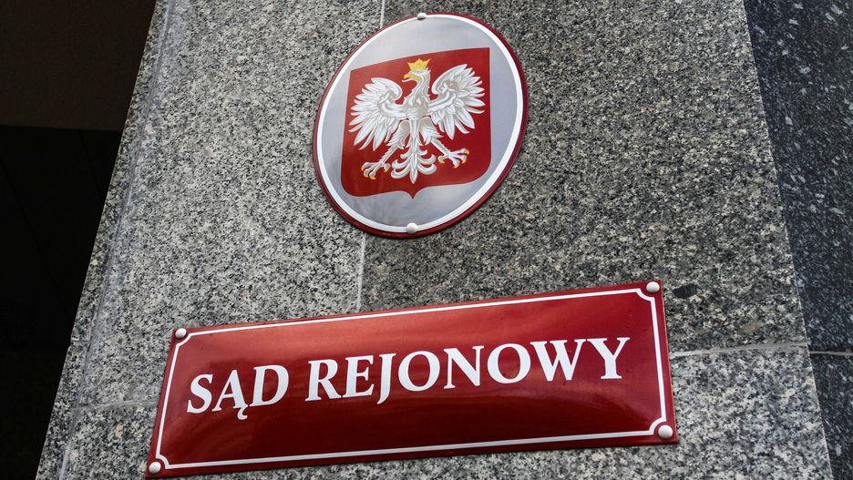 Protesty pracownik�w s?d�w i prokuratur
10.12.2018 Olsztyn  Pracownicy administracji Sadu Rejonowego Olsztynie w ten sposob chca pokazac swoje niezadowolenie z wysokosci zarobkow, duzego obciazenia praca i zbyt malej liczby pracownikow w sadzie fot. Artur Szczepanski/REPORTER
Artur Szczepanski/REPORTER