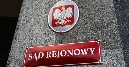 Syn posłanki PiS zaatakował kobietę. Nie stawił się w sądzie