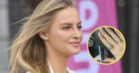 Karolina Pisarek pochwaliła się paznokciami. Nosi manicure w wersji "glazed"