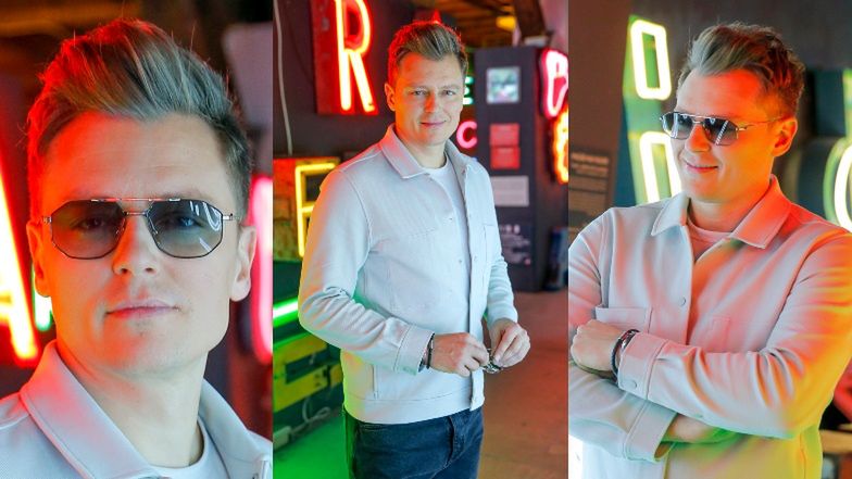 Rafał Brzozowski trzaska sobie sesję w Muzeum Neonów