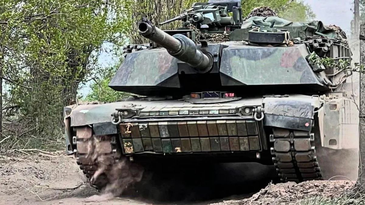 M1A1 Abrams z kostkami Kontakt-1