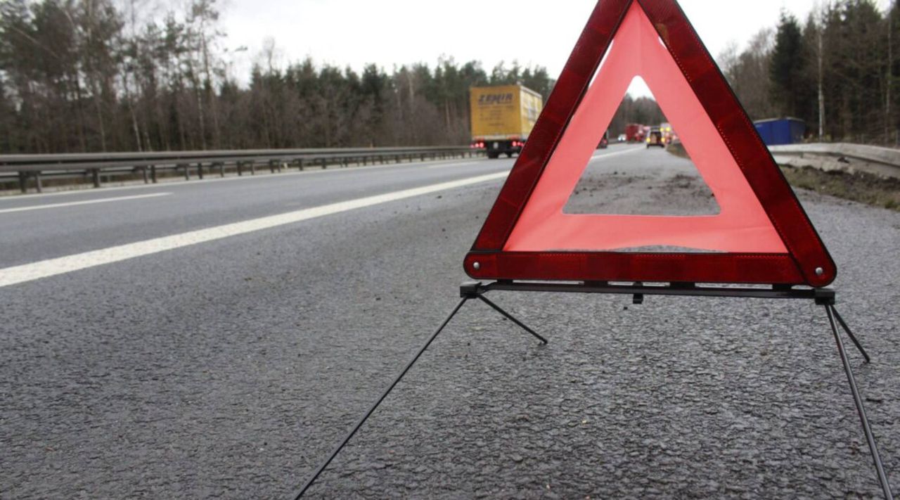 Wypadek na S5. Samochód dachował na trasie do Poznania