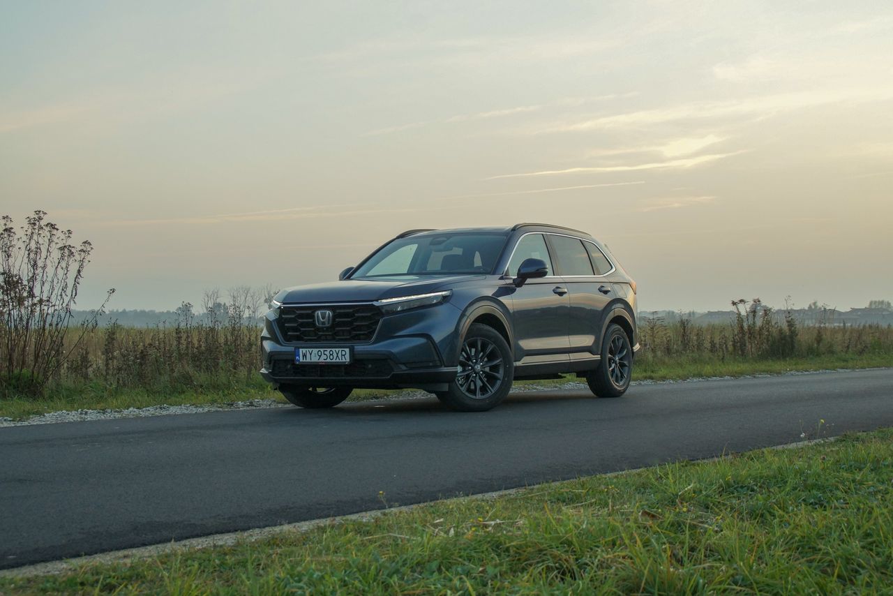 Test: Honda CR-V e:HEV AWD – nie jeździj autostradą, to może się polubicie