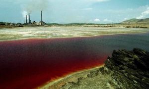 To jezioro to płynna trucizna. Zabije w godzinę