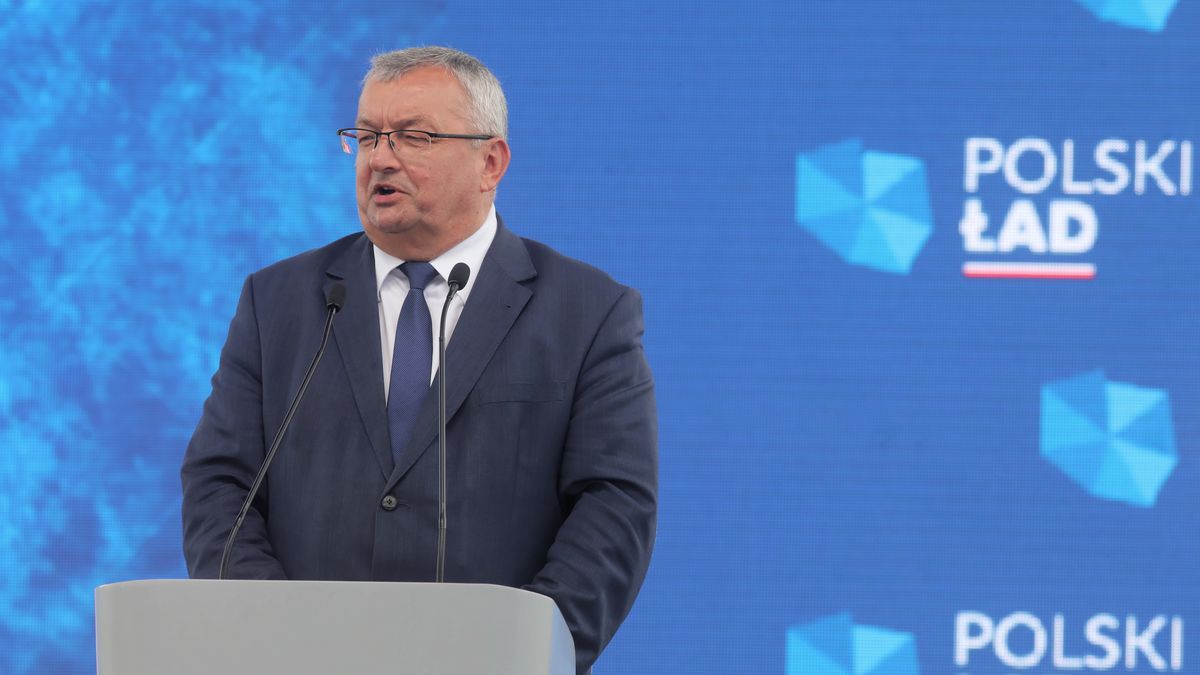Drogi w Polsce. Minister infrastruktury Andrzej Adamczyk podczas uroczystego otwarcia odcinka drogi S61 Via Baltica, 9 bm. we wsi Piątnica