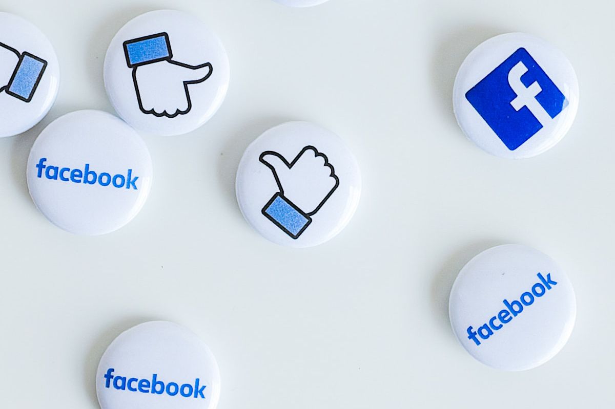 Facebook zamienia się w TikToka. Rolki już są i można na nich zarobić