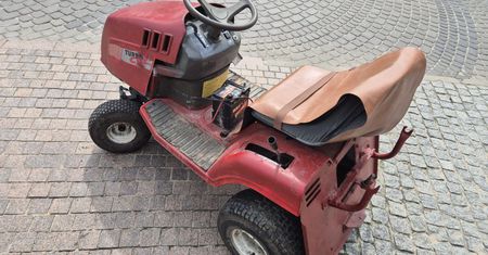 Jechał kosiarką, mając 2,8 promila. Na przyczepce wiózł gitarę