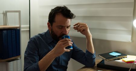 Powoduje zakrzepy w tętnicach. W 1,5 h może doprowadzić do zawału