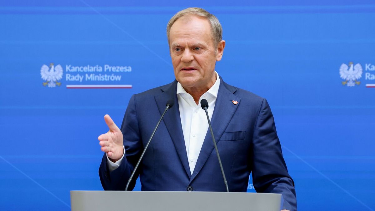 Konferencja prasowa premiera nt. komisji ds. rosyjskich wp?yw�w
05.06.2024 Warszawa konferencja premiera Donalda Tuska, ministrow Siemoniaka i Bodnara oraz szefa Sluzby Kontrwywiadu Wojskowego Fot. Jacek Dominski/REPORTER
N/z: Donald Tusk
Jacek Dominski/REPORTER