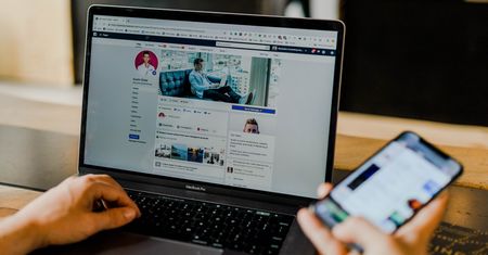 Jak sprawdzić, czy ktoś się włamał na Facebook? Poradnik