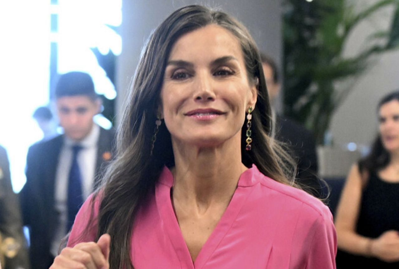 Królowa Letizia postawiła na róż