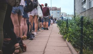 Oblężenie urzędu w Poznaniu. Pośrednicy biorą do 500 zł za "numerek"