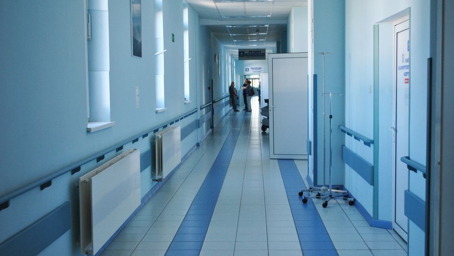 Szpital, korytarz szpitalny, oddział w szpitalu