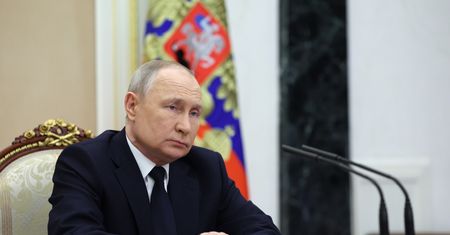Tak wyglądałby areszt Putina. "Może nawet nie dojechać do Hagi"