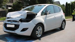 Czołowe zderzenie toyoty i hyundaia. 18-latek stracił prawo jazdy