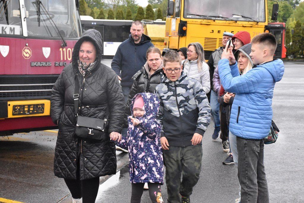 Noc Muzeów z MZK w Koszalinie. Duże zainteresowanie zabytkowymi autobusami [ZDJĘCIA]
