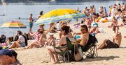 Kijów wraca do życia. Miejska plaża, ulice i bulwary pełne ludzi
