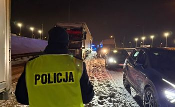 Kryzys na S7. Drogowcy mówią o 19 godzinach