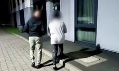 Wpadł w sidła 55-latki. Oferowała masaż, a potem robiła zdjęcia