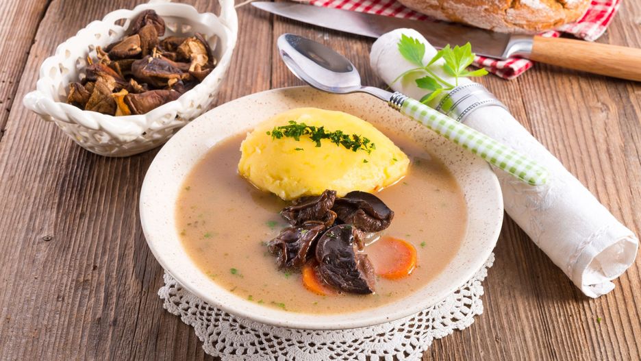 Zupa z maślaków. Aromatyczna i pyszna