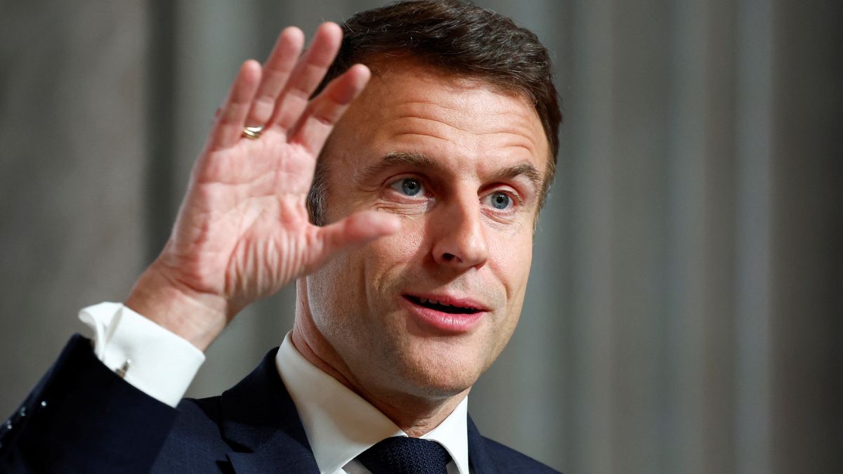 French President Emmanuel Macron attends a press conference at the end of the conference in support of Ukraine, with European leaders and government representatives, at the Elysee Palace in Paris, France, 26 February 2024. EPA/GONZALO FUENTES / POOL MAXPPP OUT Dostawca: PAP/EPA.