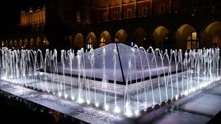 Kraków: Fontanna na Rynku. Zgłosili się autorzy pomysłu sprzed lat