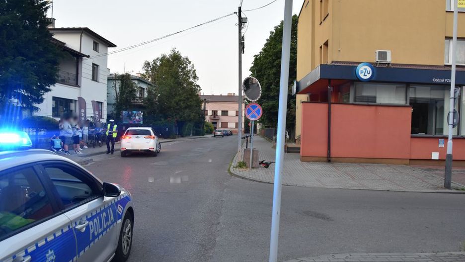 11-latek na hulajnodze elektrycznej potrącony przez samochód