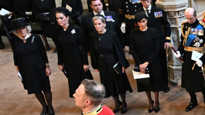 Królowa Małżonka Camilla, księżna Kate, hrabina Zofia, Meghan Markle